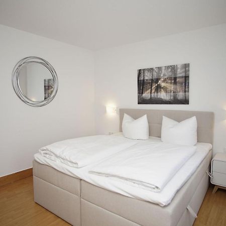Strandnah Mit Terrasse, Gratis Nutzung Vom Ahoi Erlebnisbad Und Sauna In Sellin - Strandhaus Moenchgut Fewo06 Lobbe Esterno foto