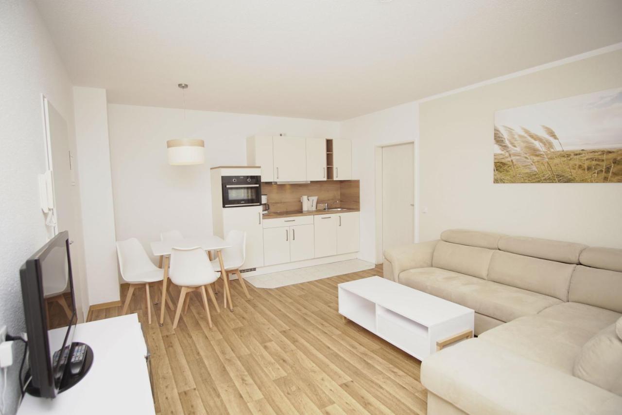 Strandnah Mit Terrasse, Gratis Nutzung Vom Ahoi Erlebnisbad Und Sauna In Sellin - Strandhaus Moenchgut Fewo06 Lobbe Esterno foto